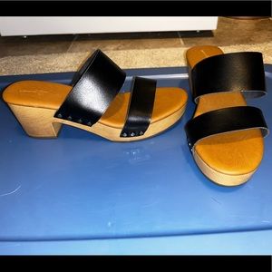 Universal Thread Black Strappy Clog Inspired Heels Women’s Size 8.5